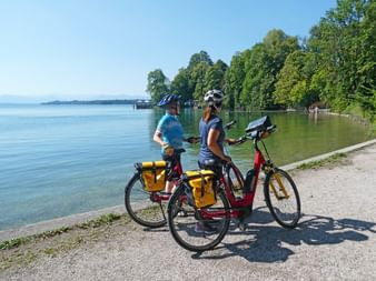 Cycling stop at Lake Starnberg