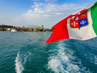 Boat ride Lake Garda, flag