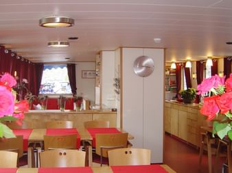 MS Fleur Restaurant