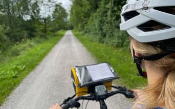 Radfahrer am Radweg