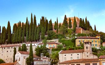 Blick auf das Castel san Pietro in Verona