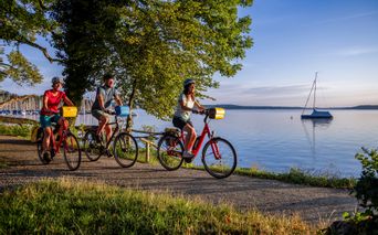 Cyclists on Lake Starnberg