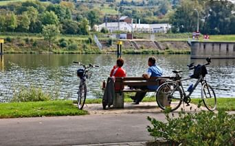 Cycle break on the riverbank