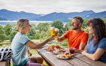 Brotzeit im Käfergut am Tegernsee