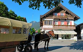 Pferdkutsche am Markplatz in Garmisch