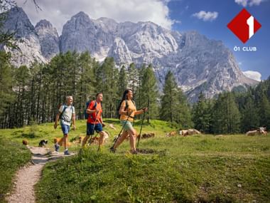 Wanderer am Vrsic-Pass Wanderer am Vrsic-Pass