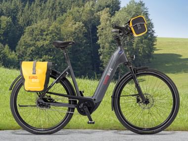 Schwarzes Eurobike Leih-E-Bike