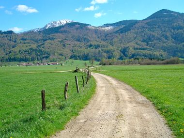 Cycle path towards Inzell