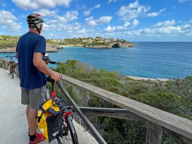 Radfahrer in Porto Cristo