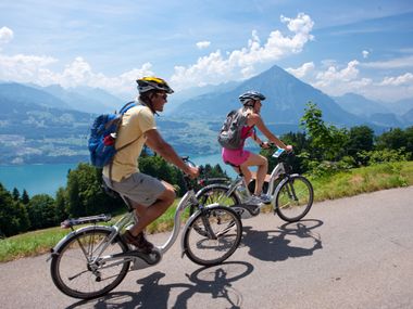 Cyclists in Beatenberg