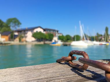 Ankerkette vor der Weyerbucht in Mattsee