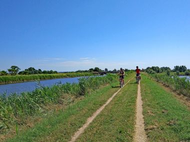 Radweg nahe Comacchio