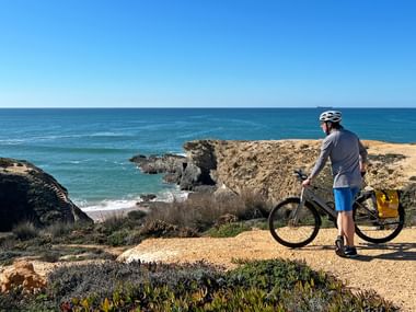Radfahrer an Portugals Westküste