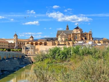 Blick auf die Mezquita Kathedrale in Cordoba