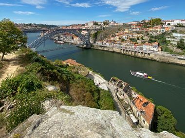 Blick auf Porto, die Ponte Dom Luis und den Fluss Douro