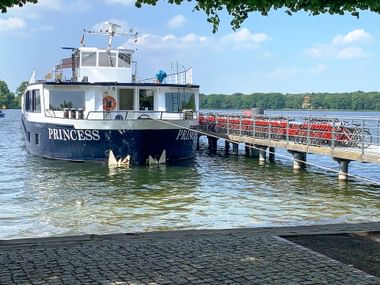 MS Princess an der Anlegestelle