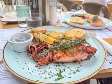 Cuisine in Mallorca – Seafood with roasted vegetables