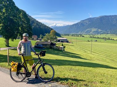 Radler mit Aussicht zum Kitzsteinhorn
