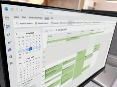 Outlook calendar computer