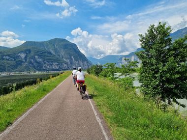 Cyclists along the Adige
