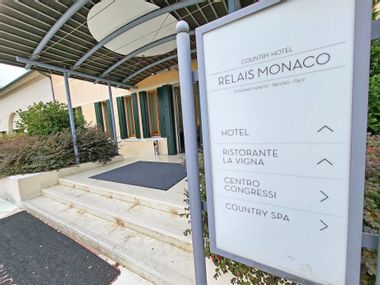 Eingang Hotel Relais Monaco