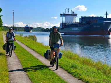 Radfahrer an der Weser