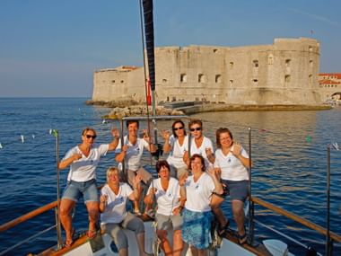 Crew der MS Mirabela