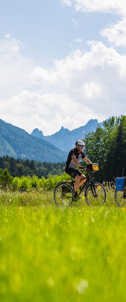Cyclists in the Austrian Alps
