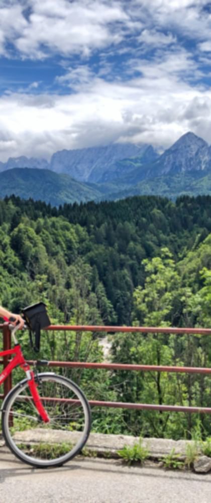 Radstopp bei Tarvis im Kanaltal mit Blick auf den karnischen Hauptkamm