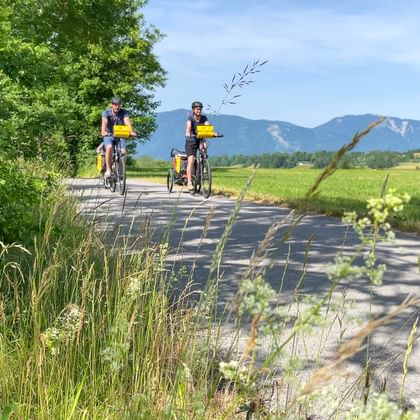 Familie beim Radfahren