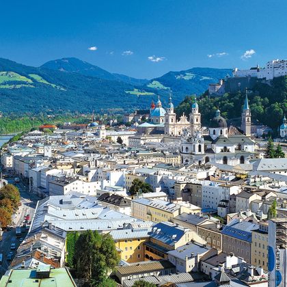 Blick auf die Stadt Salzburg mit der Festung Hohensalzburg
