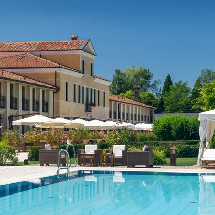 The pool of the Relais Monaco in Treviso