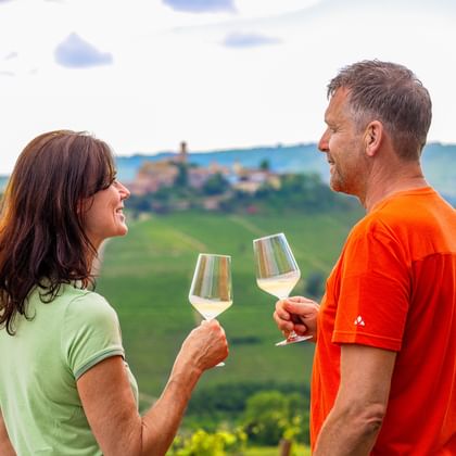 Wine tasting of a couple in Langhe