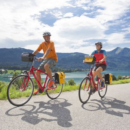 Cyclists at the Wolfgangsee