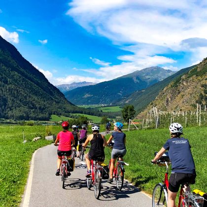 Radfahrer in der Schweiz Engadine