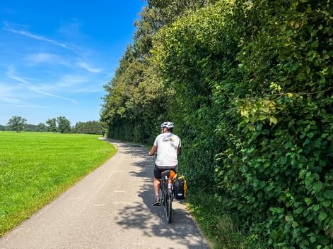 Radfahrer am Radweg