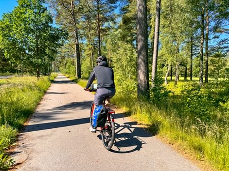 Radfahrer am Radweg