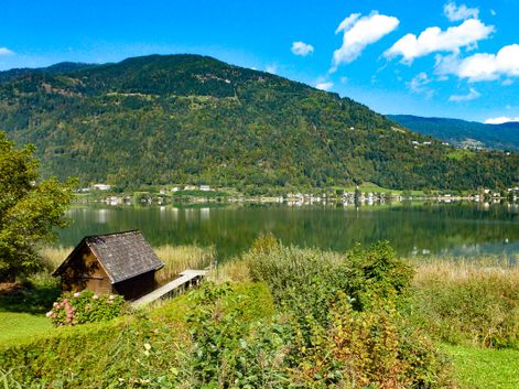 Hütte am Ossiacher See