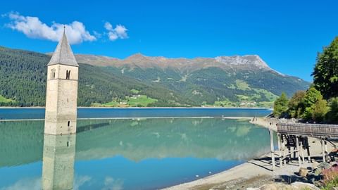 Der versunkene Kirchturm am Reschensee