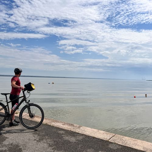 Cycle path on the Atlantic