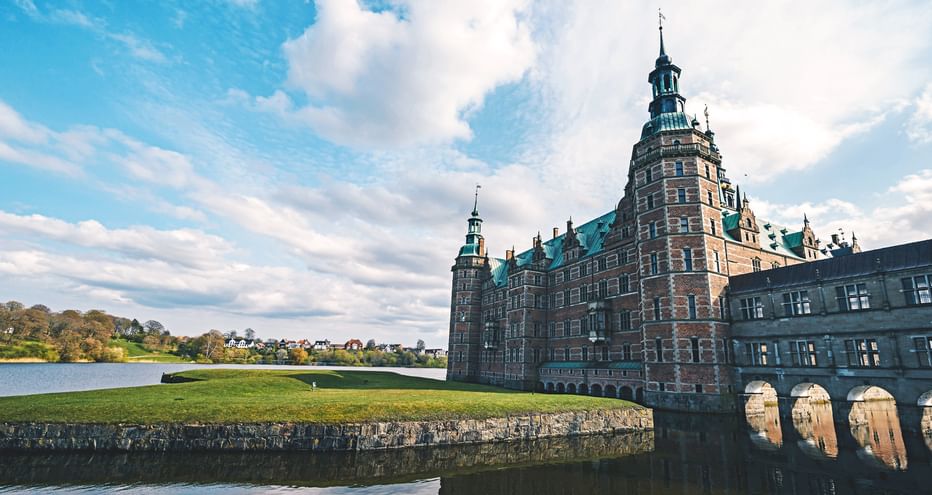 Schloss Frederiksborg ist ein Wasserschloss in Hillerød