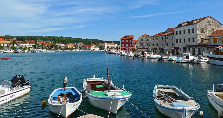 The port of Stari Grad