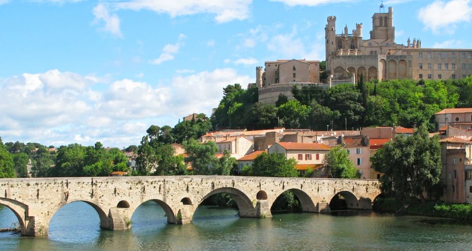 The Pont Vieux in Beziers with a view of the cathedral