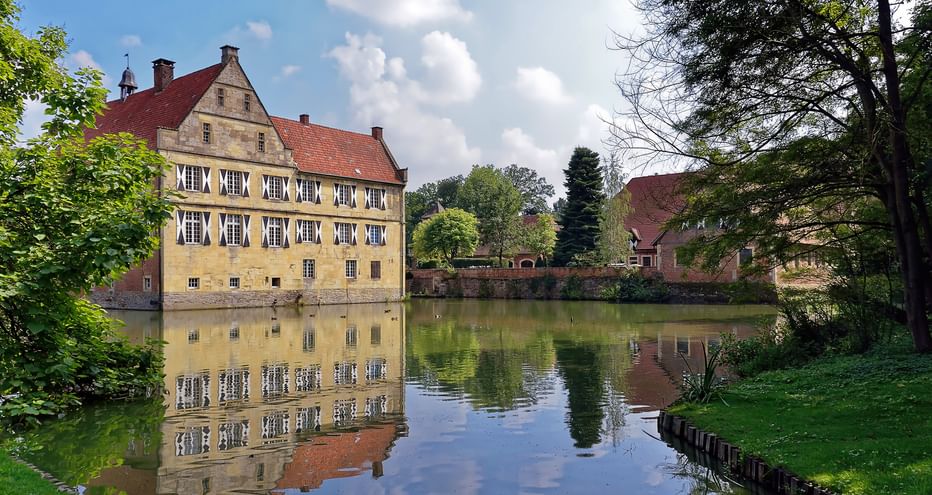 The moated castle of Hülshoff