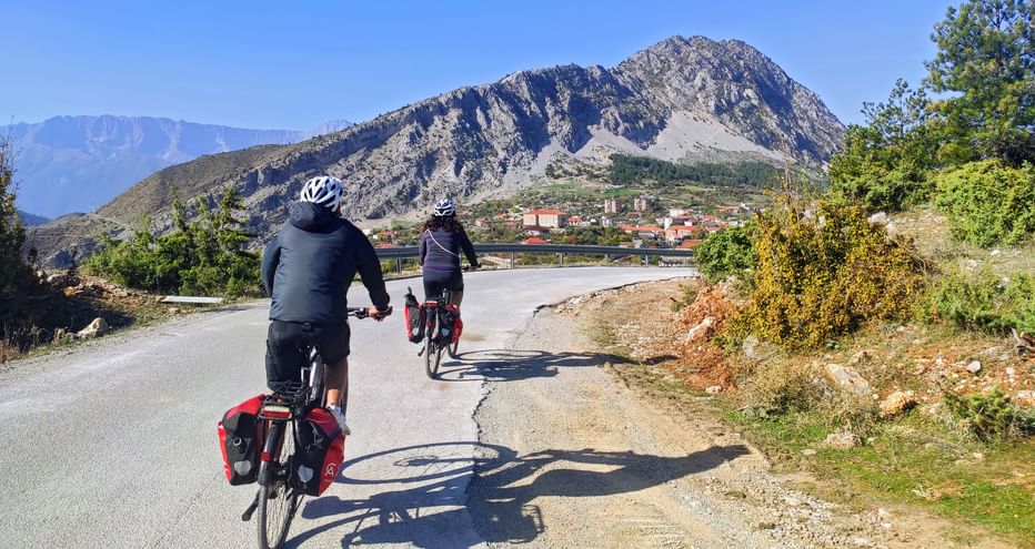 Cyclist at Bourolos Pass