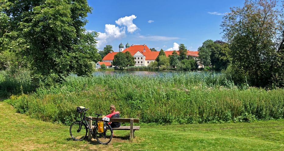 Radpause beim Kloster Seeon
