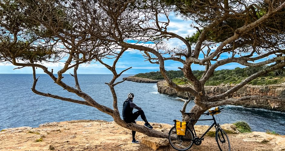 Cycle break at Cala s'Almunia