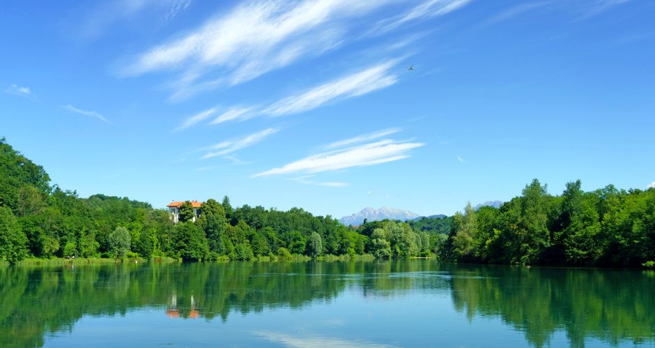 spiegelnder See