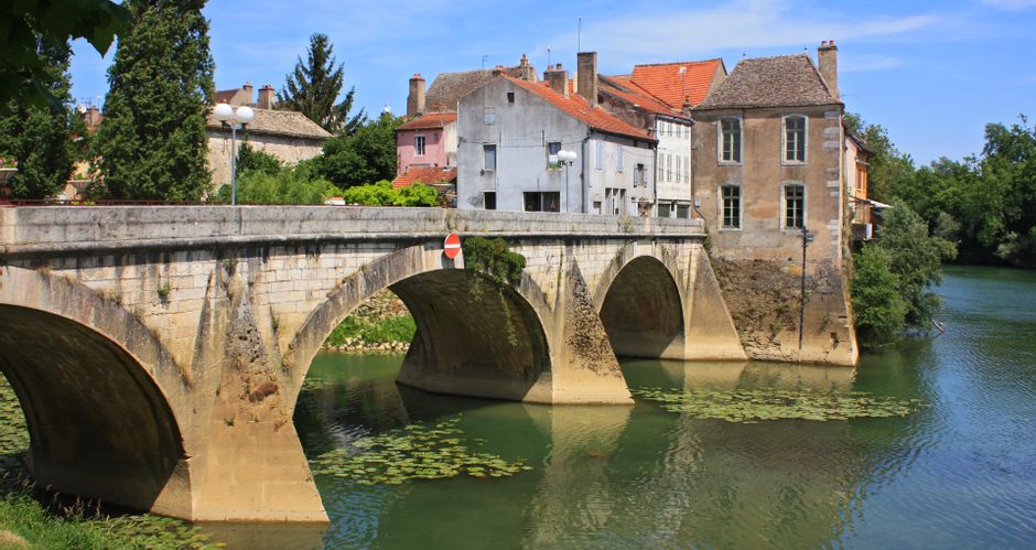 Eine Brücke in Verdun-sur-le-Doubs