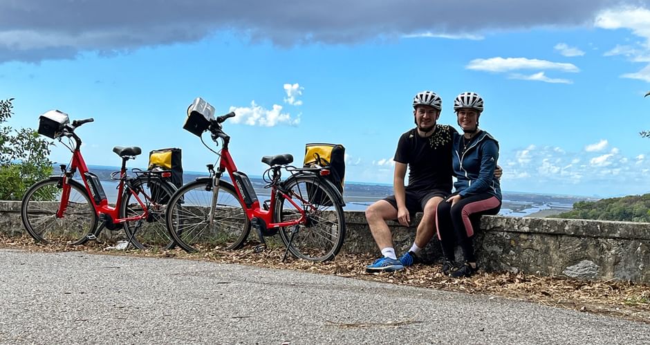 Active holidaymakers on a cycling break in Tuscany